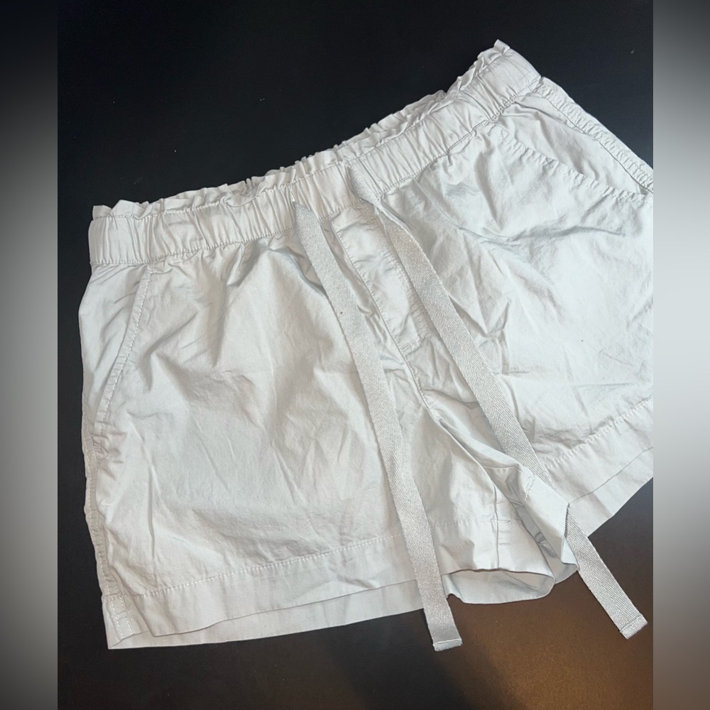 LOFT Outlet Gray Pull on Chino Shorts Size Medium EUC
